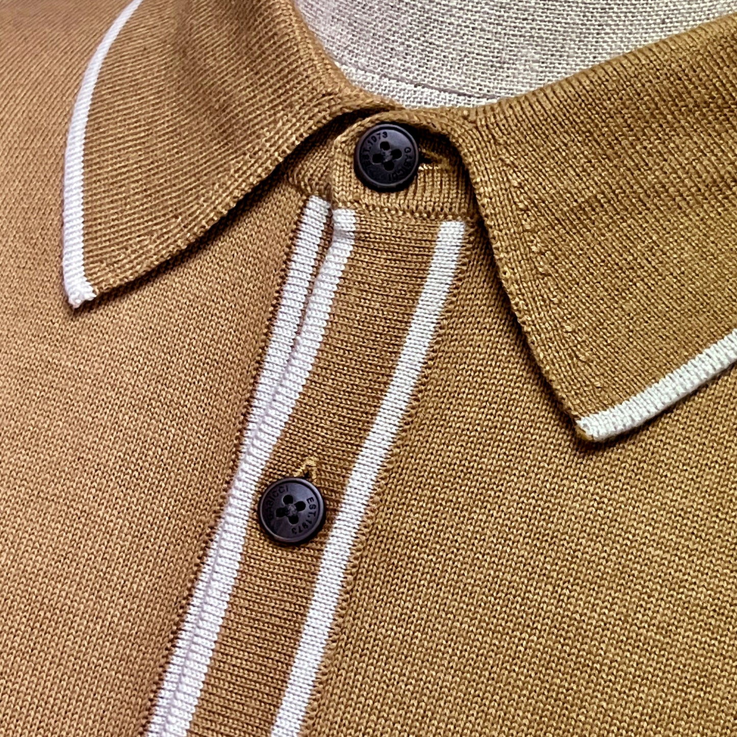 Gabicci Contrast Tipped Plain Fine Gauge Knit Polo Dark Sand